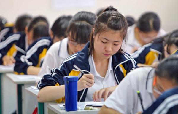 初三女生把“情书”当作文,老师看后却感动落泪?这女生谁不喜欢