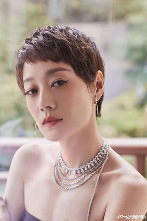 马伊琍发小作文悼念亡故的奶奶,文笔意外获网友盛赞 2
